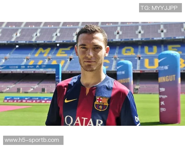 范佩西回应昆滕廷伯批评称关系难以修复我只看球员表现 范佩西回应昆滕廷伯批评称关系难以修复我只看球员表现