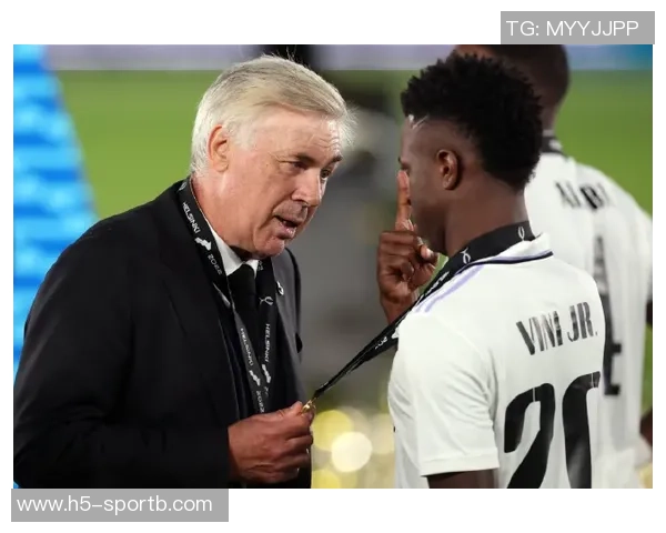 理查兹高度评价赖斯称其为当今足坛顶尖球员之一 理查兹高度评价赖斯称其为当今足坛顶尖球员之一